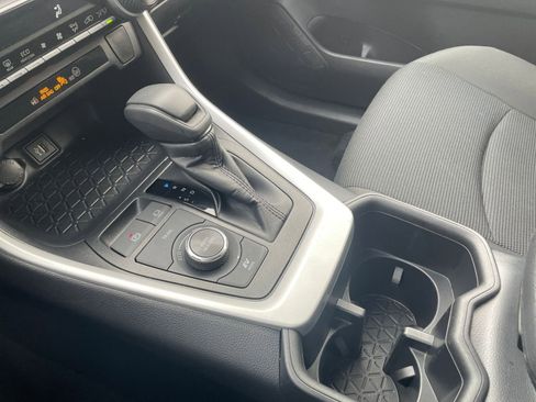 Used 2025 Toyota RAV4 LE image 40