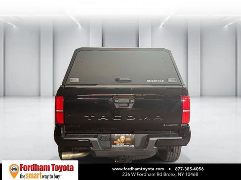 Used 2025 Toyota Tacoma TRD Off-Road AWD/4WD image 6