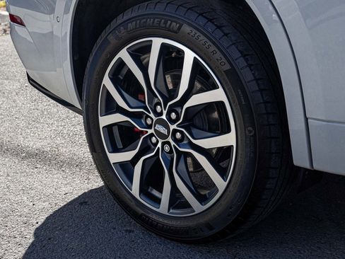 Used 2023 Cadillac XT6 Sport image 10