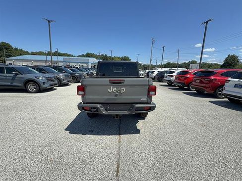 Used 2020 Jeep Gladiator Overland w/ Popular Equipment Package AWD/4WD image 5