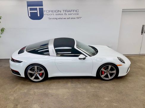 Used 2024 Porsche 911 Targa 4S w/ Premium Package image 27