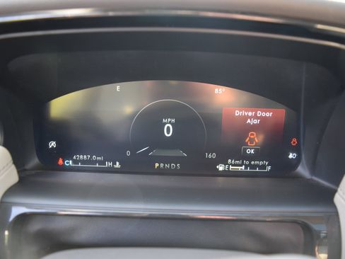 Used 2022 Lincoln Nautilus Reserve AWD/4WD image 12