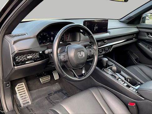 Used 2025 Honda Accord Sport image 18