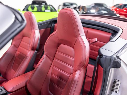 Used 2022 Porsche 911 Cabriolet image 41