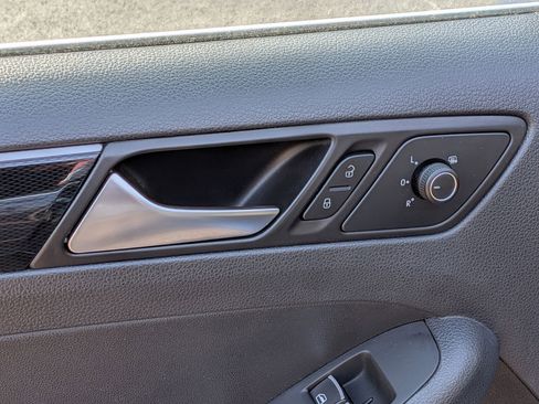 Used 2017 Volkswagen Jetta SEL image 15