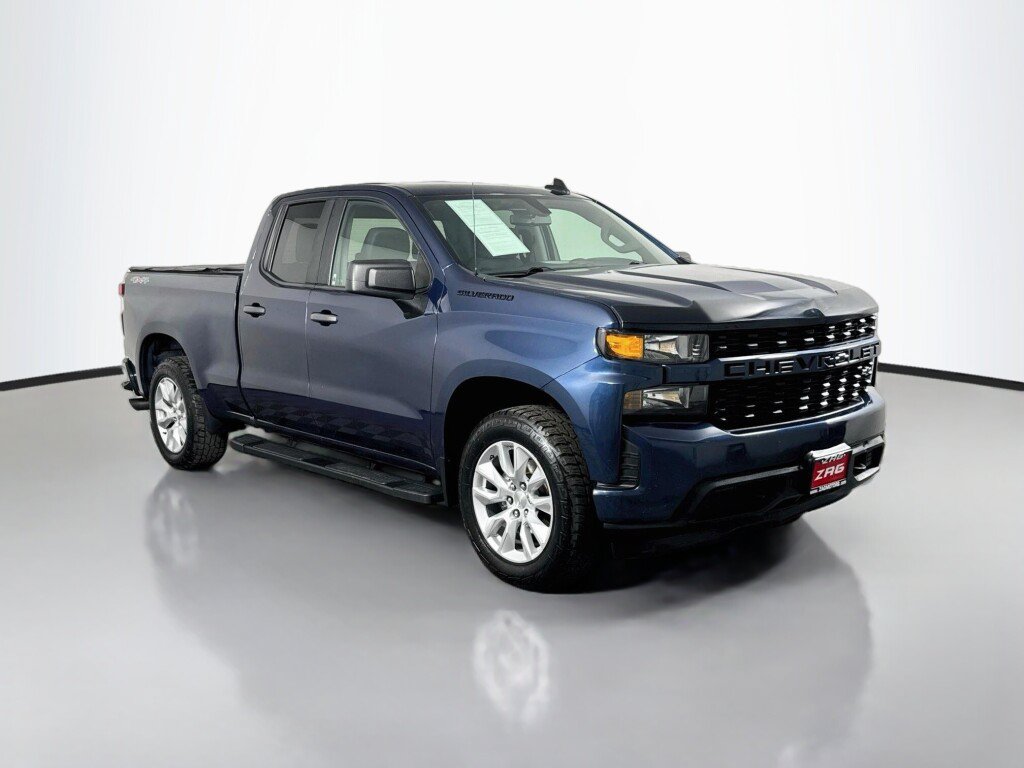Used 2021 Chevrolet Silverado 1500 Custom w/ LPO, Dark Essentials Package AWD/4WD image 7