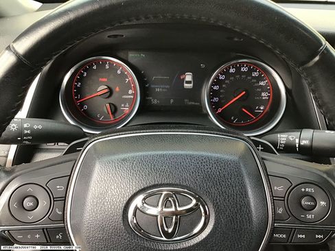 Used 2018 Toyota Camry XSE image 8