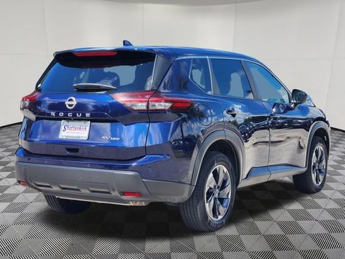 Used 2024 Nissan Rogue SV AWD/4WD image 5