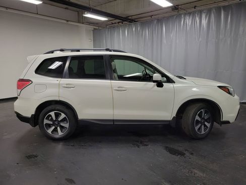 Used 2018 Subaru Forester 2.5i Premium w/ All-Weather Package image 10