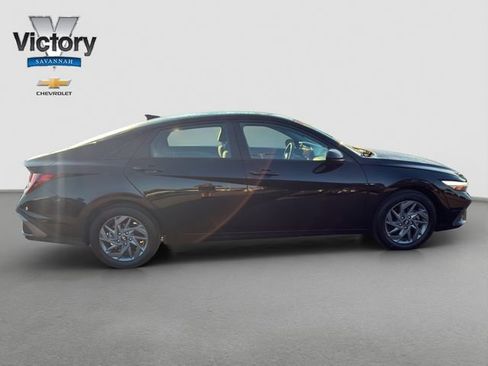 Used 2024 Hyundai Elantra SEL FWD image 8