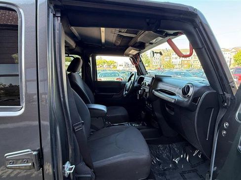 Used 2016 Jeep Wrangler Unlimited Sport AWD/4WD image 14