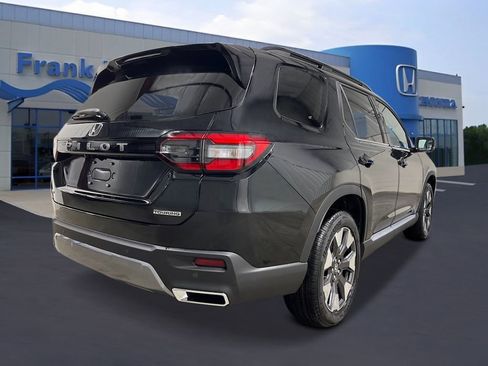 New 2026 Honda Pilot Touring image 7