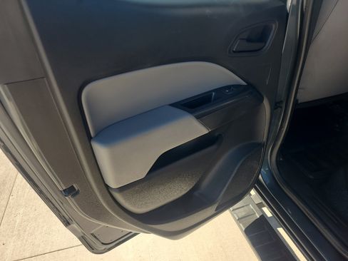 Used 2017 Chevrolet Colorado W/T w/ WT Convenience Package image 10