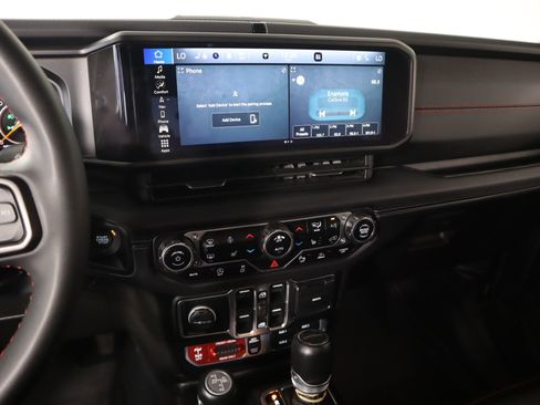 Used 2024 Jeep Gladiator Rubicon image 5