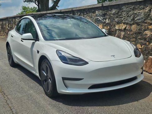 Used 2023 Tesla Model 3 Standard Range RWD image 11