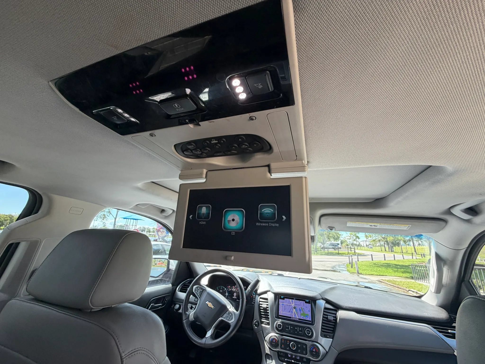 Used 2017 Chevrolet Suburban LT AWD/4WD image 25