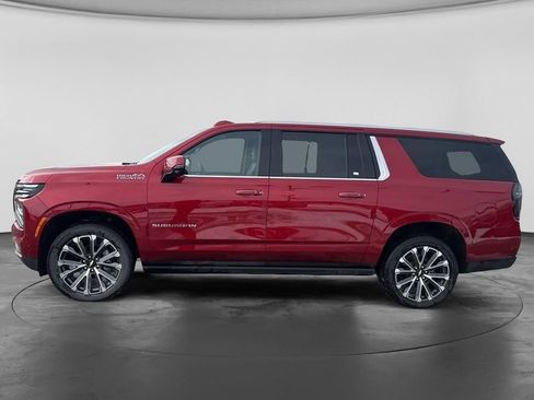 Used 2025 Chevrolet Suburban High Country AWD/4WD image 8