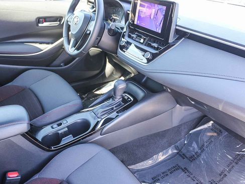 Certified 2025 Toyota Corolla SE w/ Convenience Package image 17