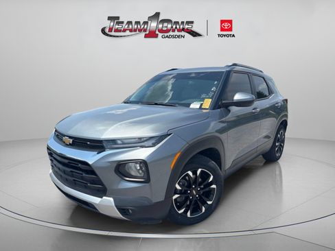 Used 2021 Chevrolet TrailBlazer LT w/ Premium Seating Package FWD image 4