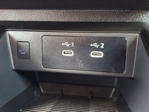 Used 2025 Nissan Kicks SV FWD image 25