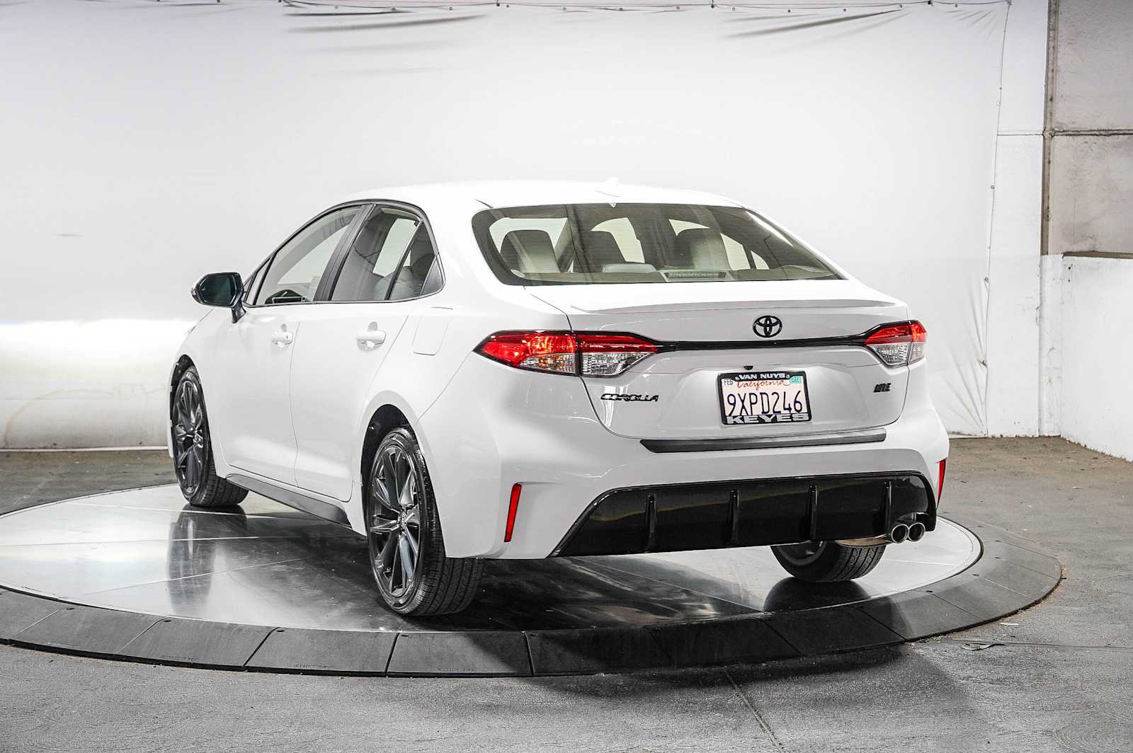 Certified 2026 Toyota Corolla SE FWD image 3