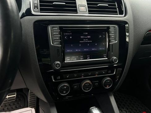 Used 2017 Volkswagen Jetta GLI FWD image 35