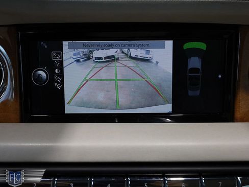 Used 2014 Rolls-Royce Phantom Drophead Coupe image 32