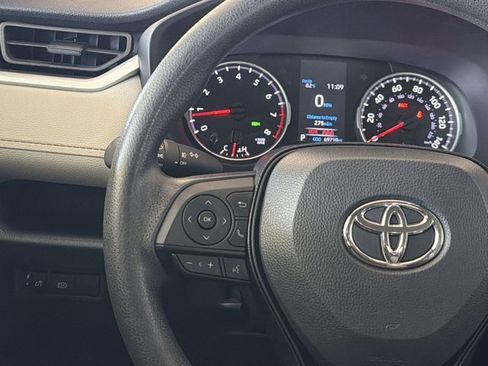 Used 2021 Toyota RAV4 XLE FWD image 15