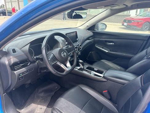 Used 2023 Nissan Sentra SR w/ SR Premium Package FWD image 8