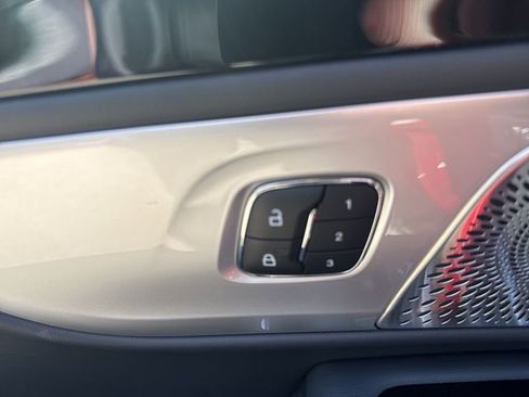 Used 2024 Lincoln Nautilus Reserve w/ Equipment Group 203A image 9