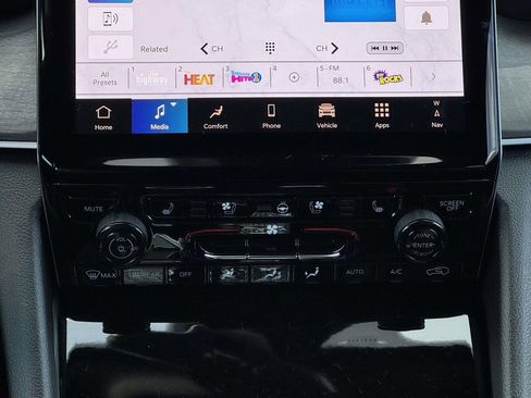 New 2025 Jeep Grand Cherokee Limited w/ Luxury Tech Group II AWD/4WD image 21