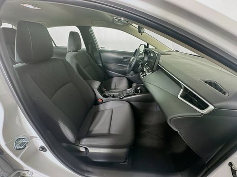 Used 2025 Toyota Corolla LE image 30