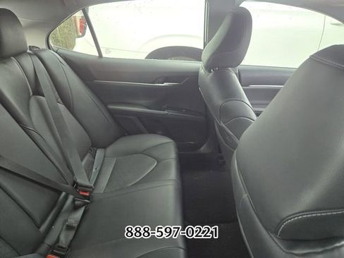 Used 2019 Toyota Camry XSE FWD image 7