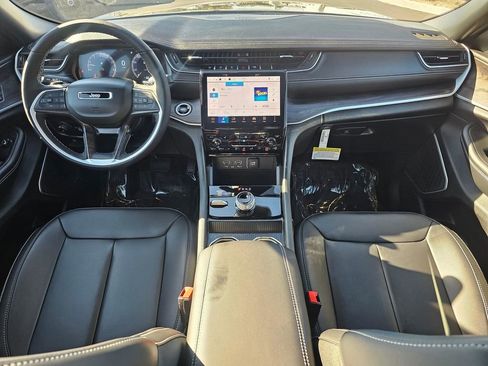 New 2025 Jeep Grand Cherokee L Limited w/ Black Appearance Package image 10