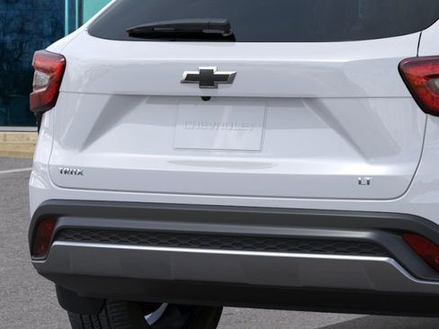New 2026 Chevrolet Trax LT w/ Sunroof Package image 14