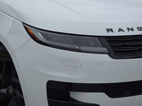 Used 2023 Land Rover Range Rover Sport SE Dynamic image 33