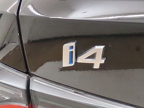 Used 2023 BMW i4 eDrive35 RWD image 31