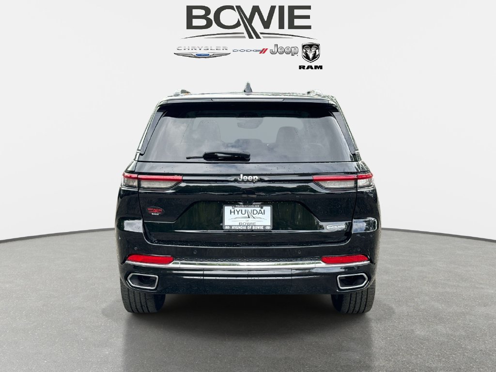 Used 2023 Jeep Grand Cherokee Overland RWD image 3