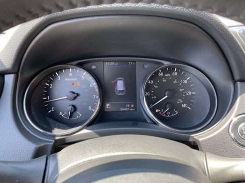 Used 2018 Nissan Rogue SV w/ Sun & Sound Touring Package AWD/4WD image 19