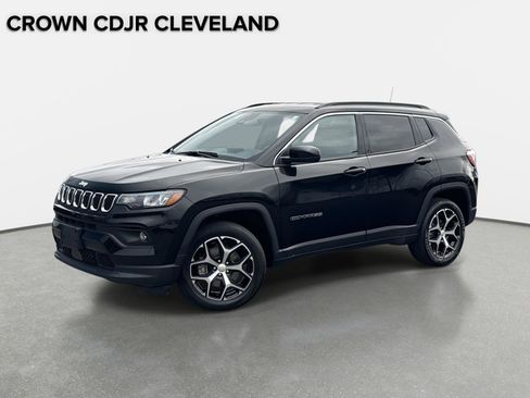 Used 2024 Jeep Compass Latitude image 1