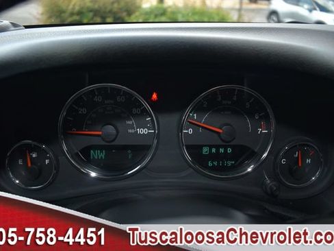 Used 2018 Jeep Wrangler Unlimited Rubicon w/ Connectivity Group AWD/4WD image 30