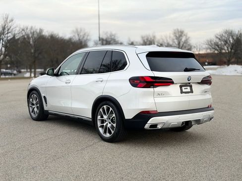 New 2026 BMW X5 xDrive50e image 4