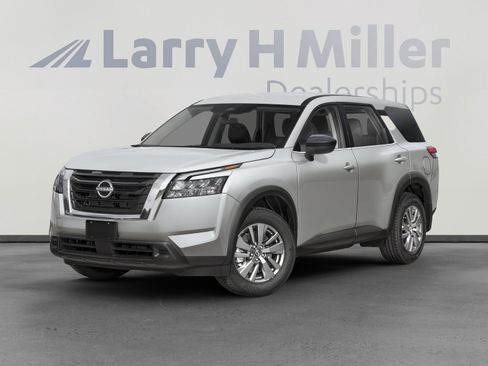 Used 2024 Nissan Pathfinder S image 1