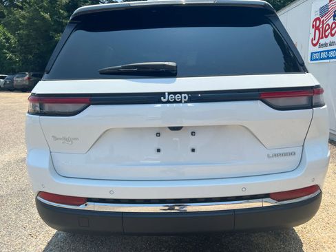 New 2025 Jeep Grand Cherokee Laredo w/ Luxury Tech Group I image 18