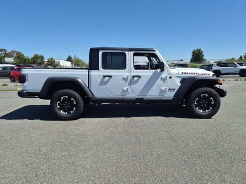 New 2026 Jeep Gladiator Rubicon w/ Steel Power Dome Hood Package AWD/4WD image 2