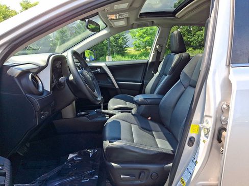 Used 2014 Toyota RAV4 Limited AWD/4WD image 13