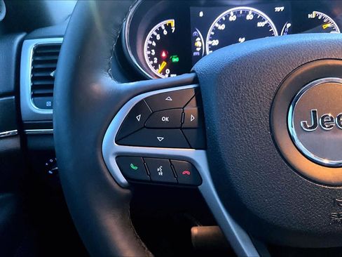 Used 2018 Jeep Grand Cherokee Limited image 22