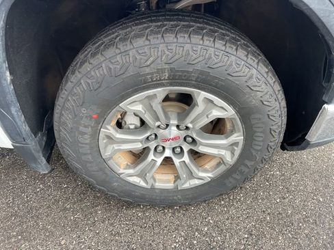 Used 2025 GMC Sierra 1500 SLT image 14