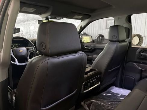 Used 2019 Chevrolet Silverado 1500 LTZ w/ LTZ Convenience Package AWD/4WD image 9
