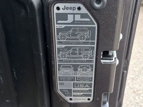 Used 2023 Jeep Wrangler Sport image 33